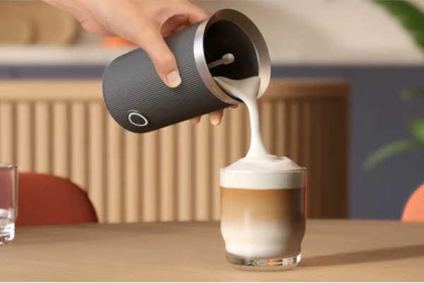 Elektryczny spieniacz do mleka Philips Baristina czarny BAR311/60